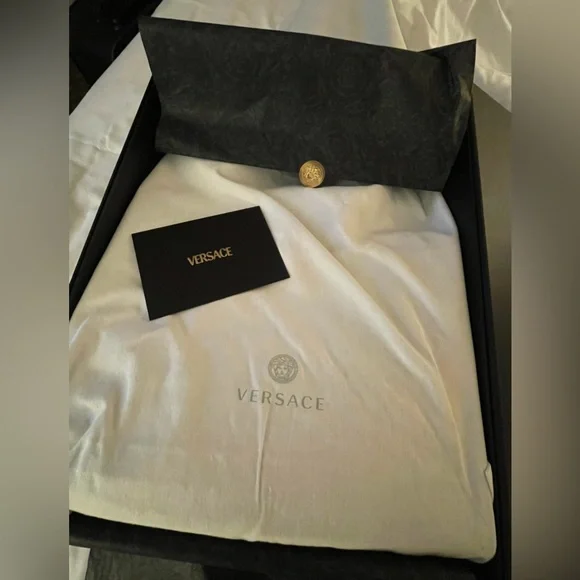 Versace All Over Large Denim Tote Bag - Picture 3 of 16